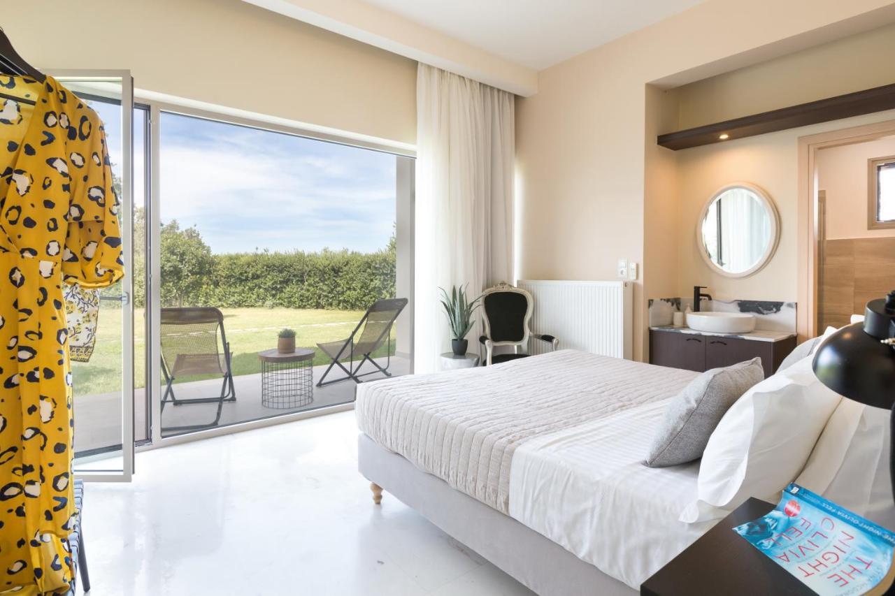 Lux Villa Mia With Heated Pool, 2Km To Beach & Childrens Area! Mikró Metóhi Kültér fotó