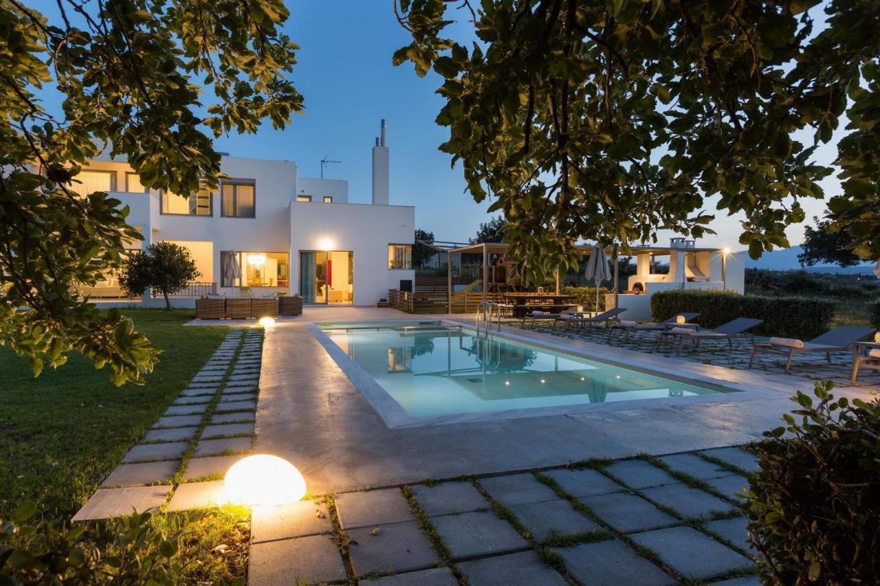 Lux Villa Mia With Heated Pool, 2Km To Beach & Childrens Area! Mikró Metóhi Kültér fotó