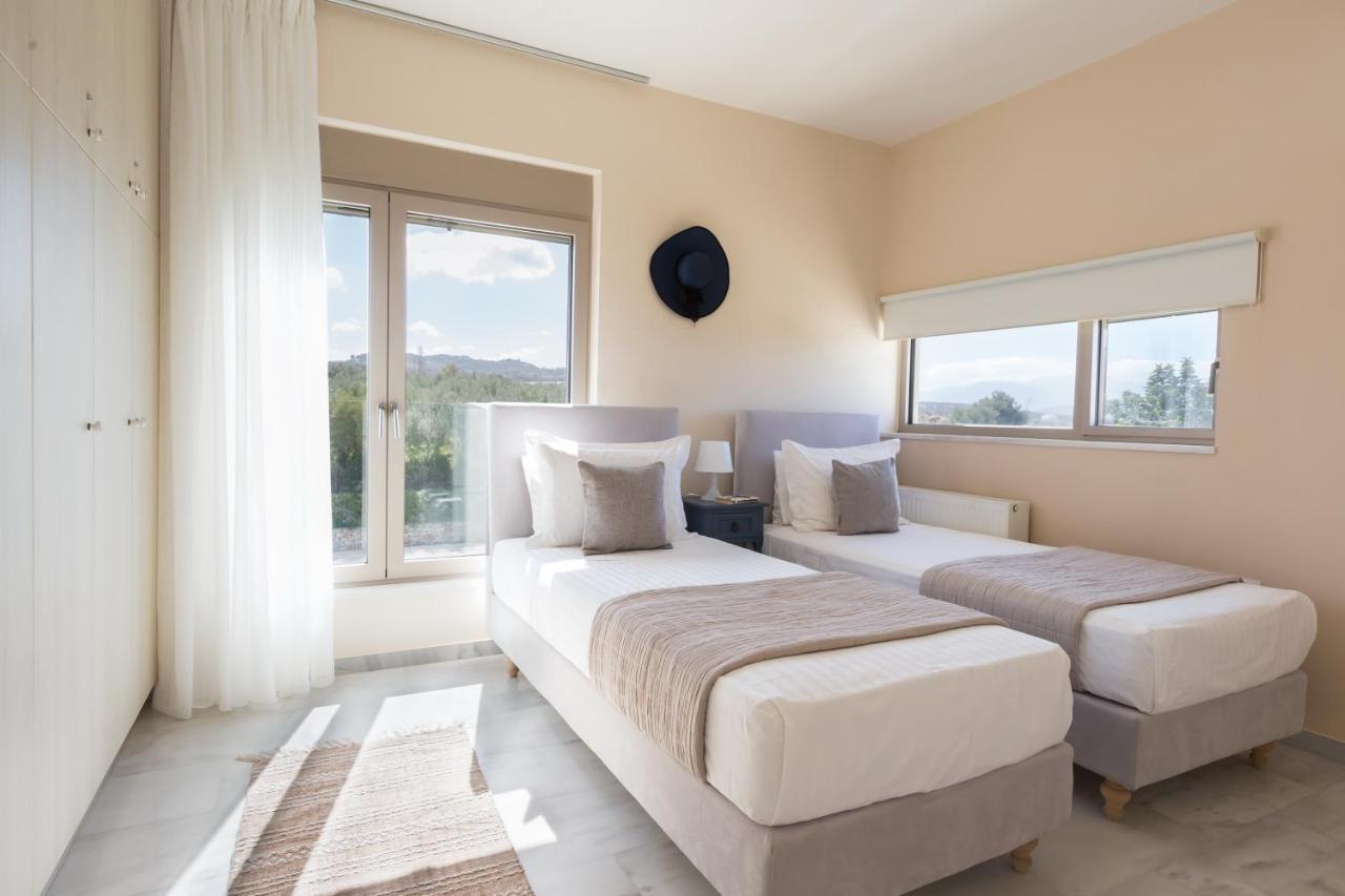 Lux Villa Mia With Heated Pool, 2Km To Beach & Childrens Area! Mikró Metóhi Kültér fotó