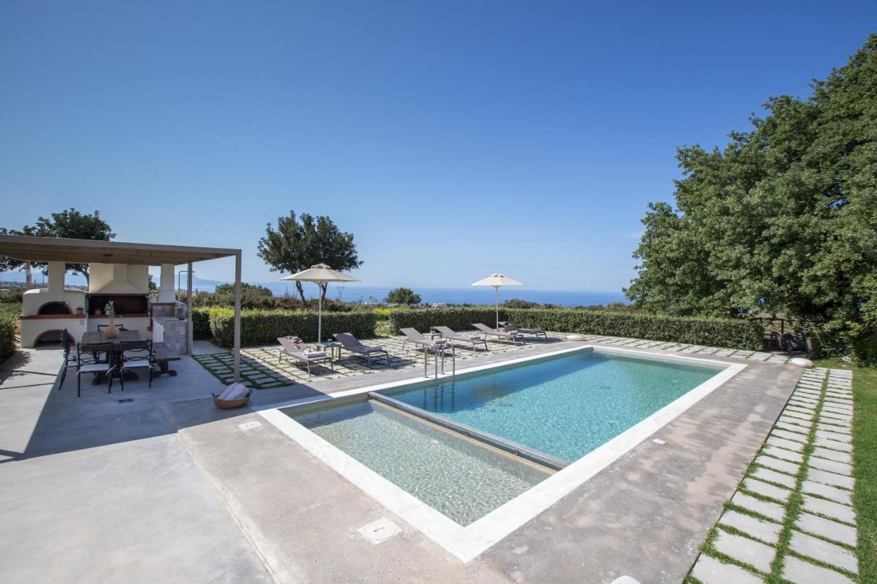 Lux Villa Mia With Heated Pool, 2Km To Beach & Childrens Area! Mikró Metóhi Kültér fotó
